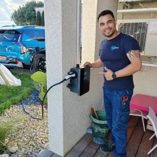 Borne de recharge installée par KHEMATEC près de Fonsorbes