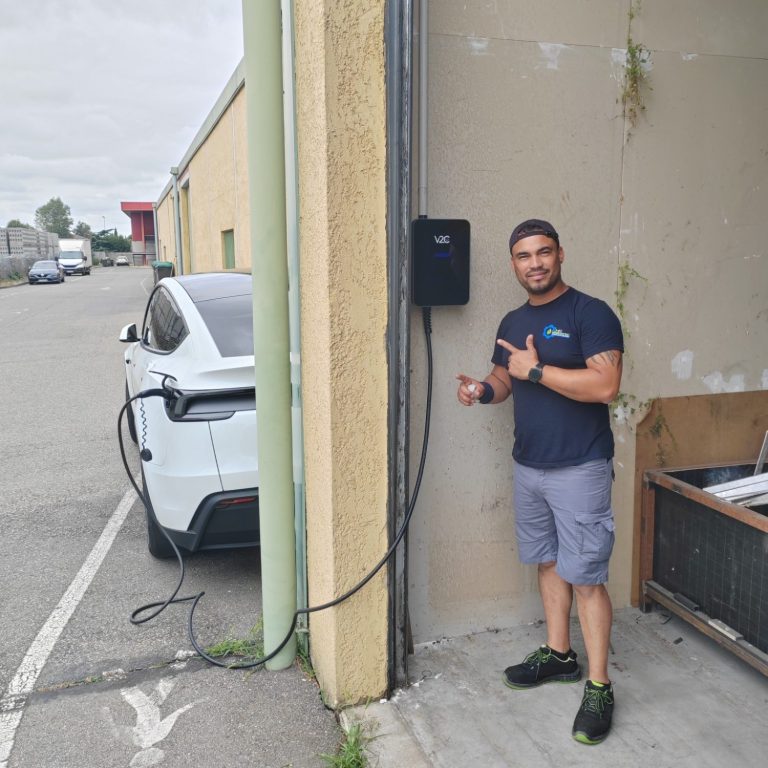 Installation borne IRVE a Blagnac Installation borne IRVE a Blagnac